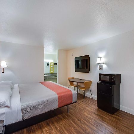 Americas Best Value Inn San Antonio Exteriör bild