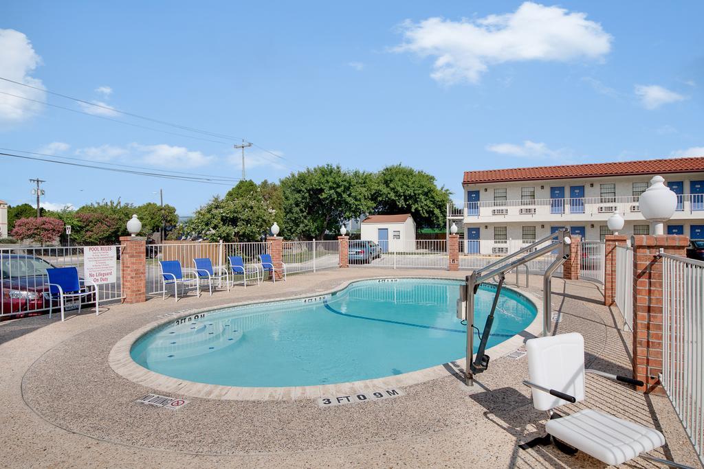 Americas Best Value Inn San Antonio Exteriör bild